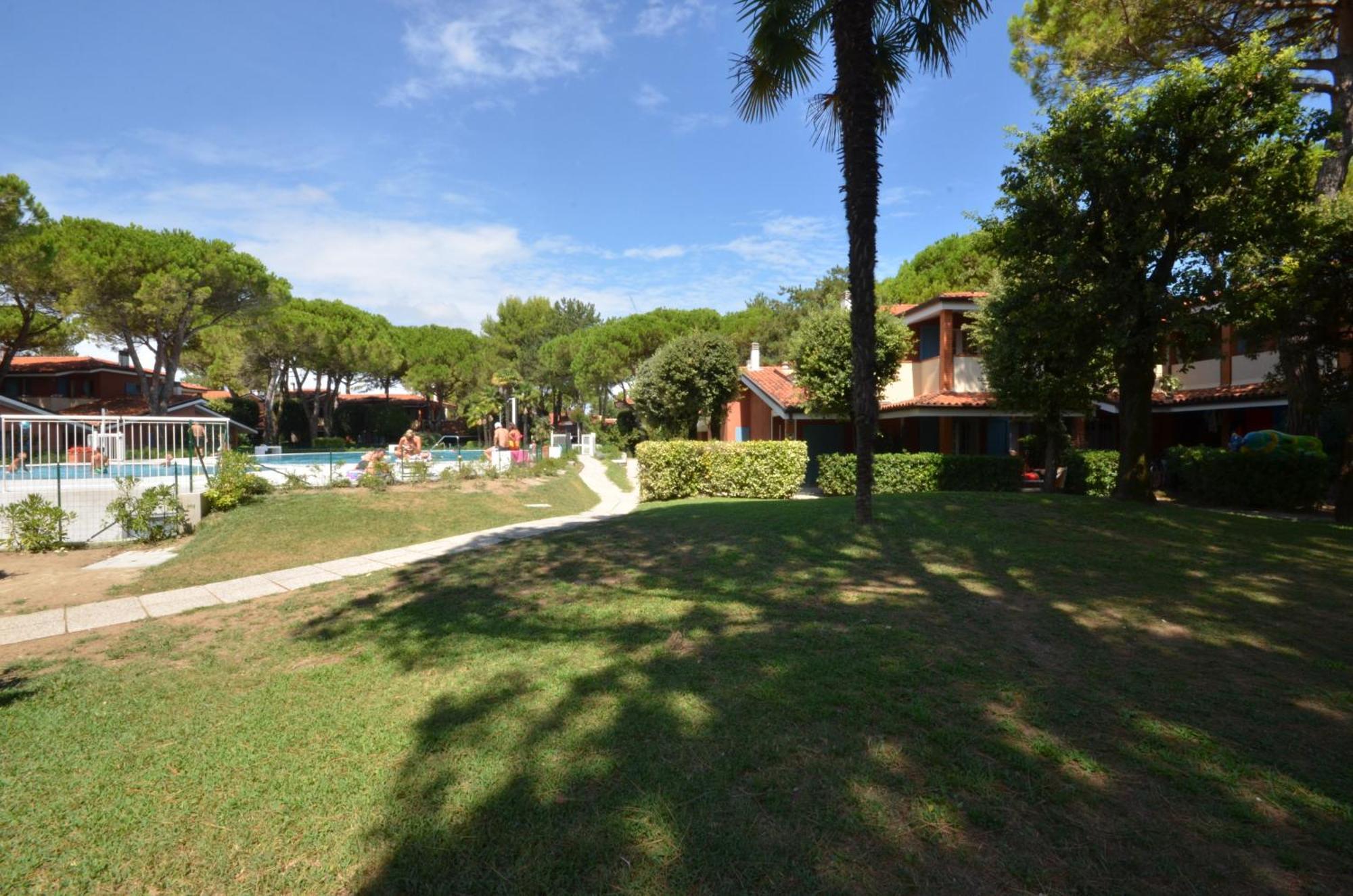 Villaggio Euro Residence Club Bibione Exteriör bild