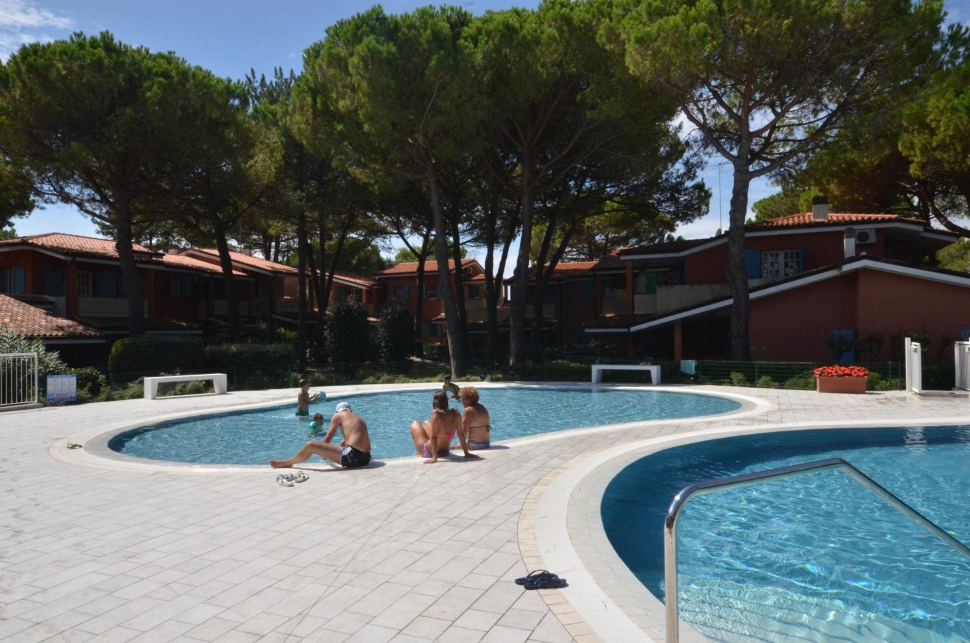 Villaggio Euro Residence Club Bibione Exteriör bild