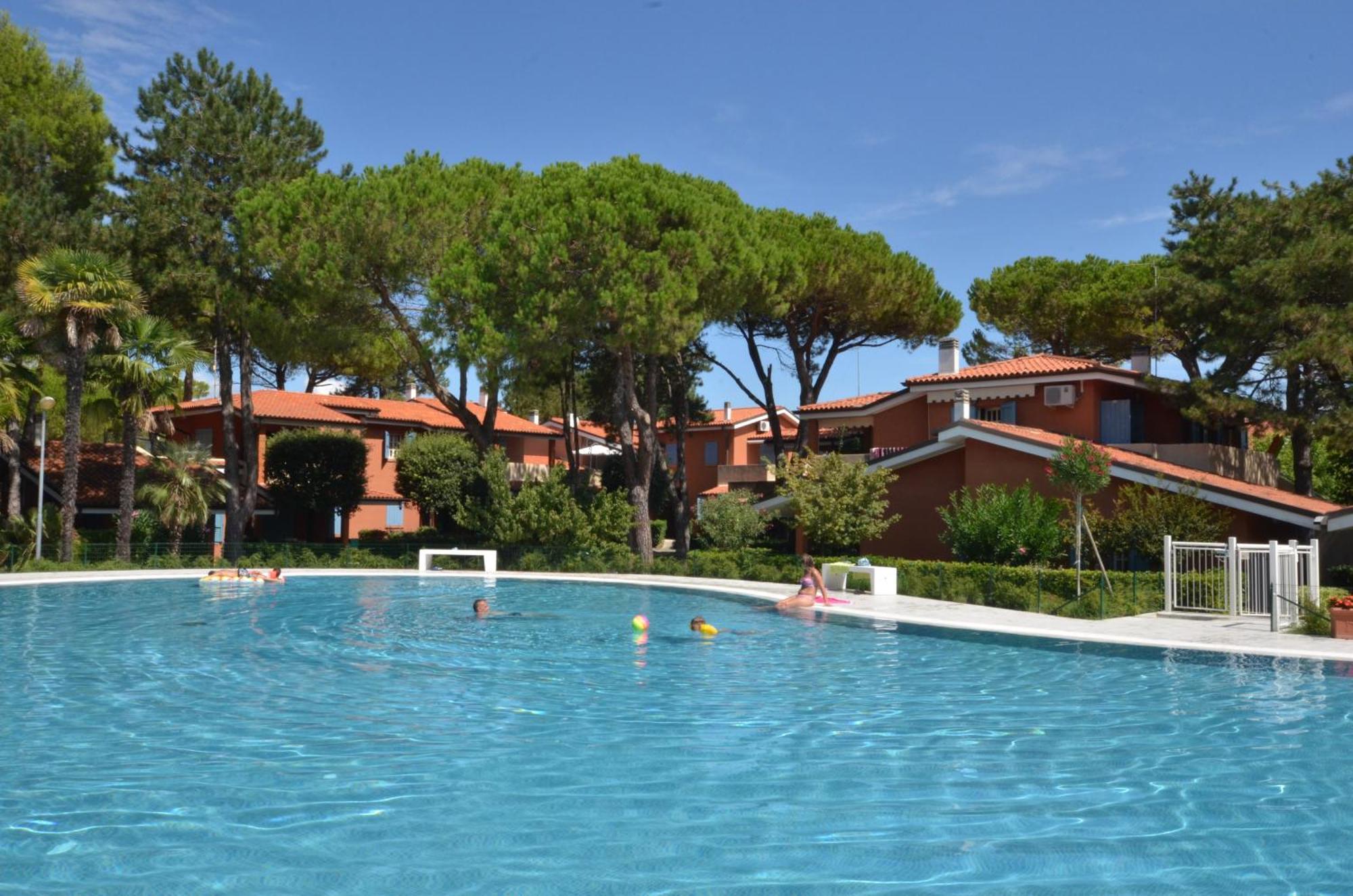 Villaggio Euro Residence Club Bibione Exteriör bild