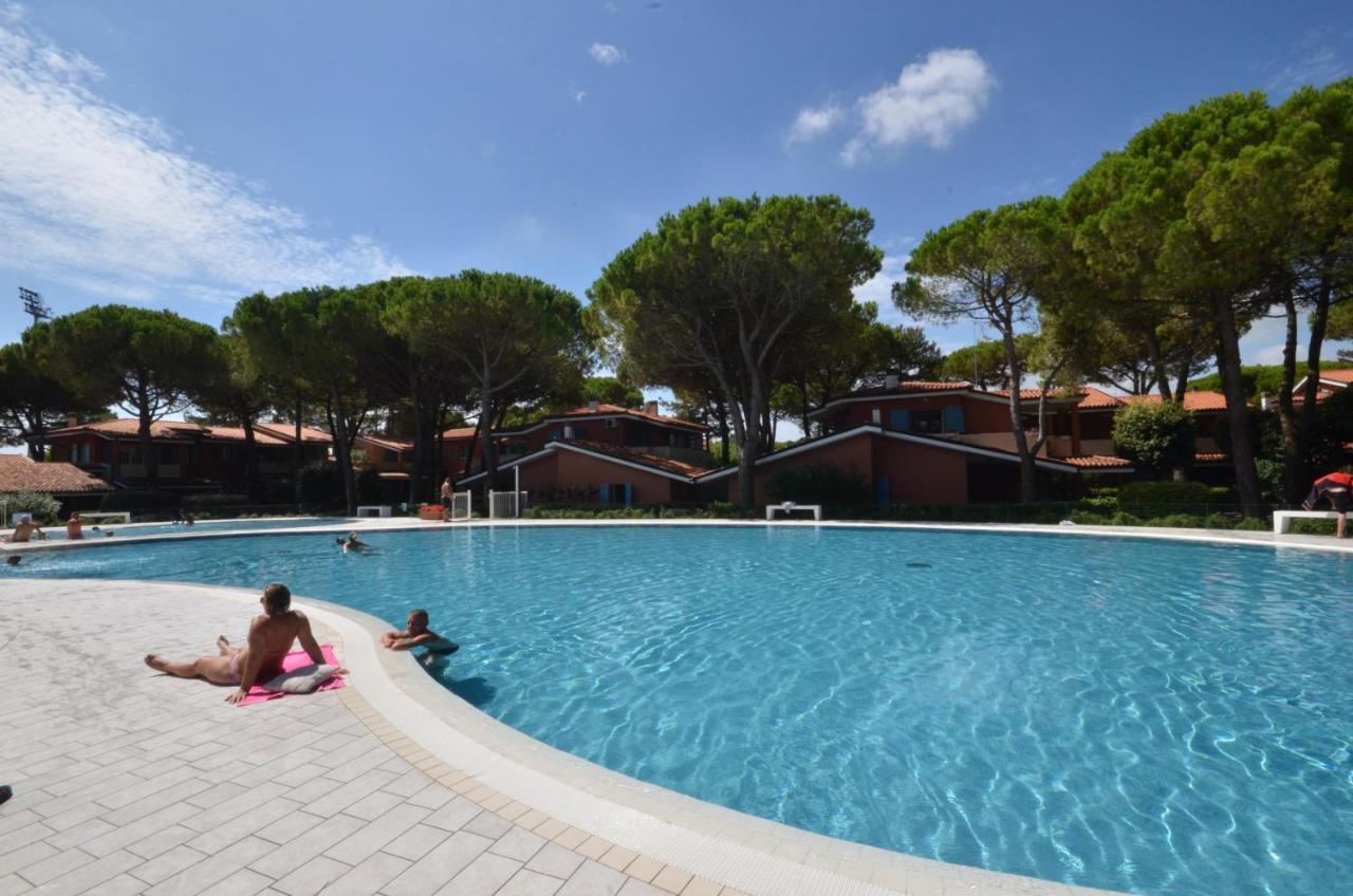 Villaggio Euro Residence Club Bibione Exteriör bild