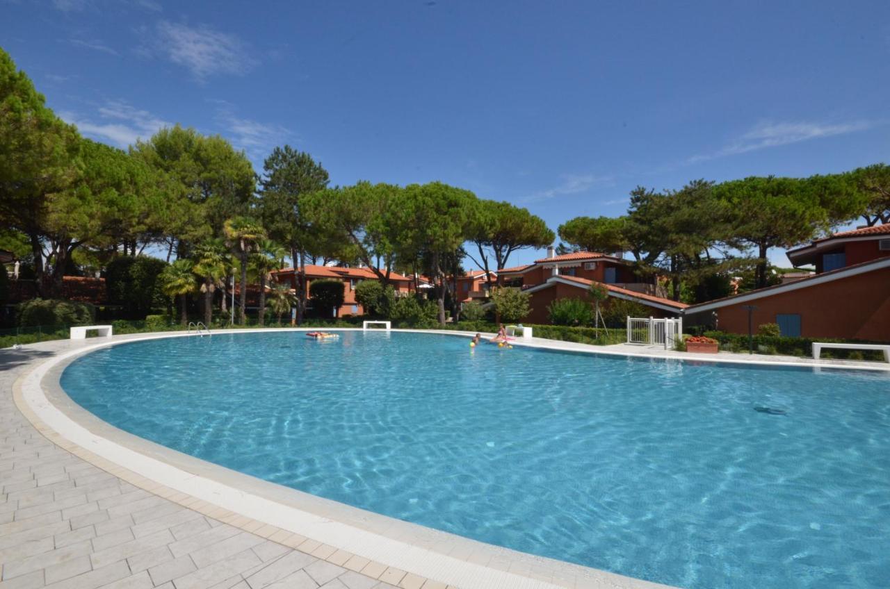 Villaggio Euro Residence Club Bibione Exteriör bild