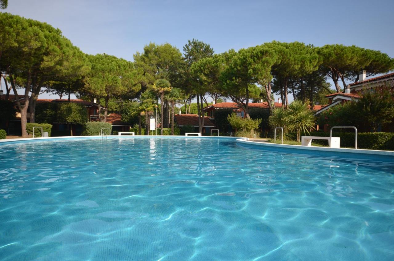 Villaggio Euro Residence Club Bibione Exteriör bild