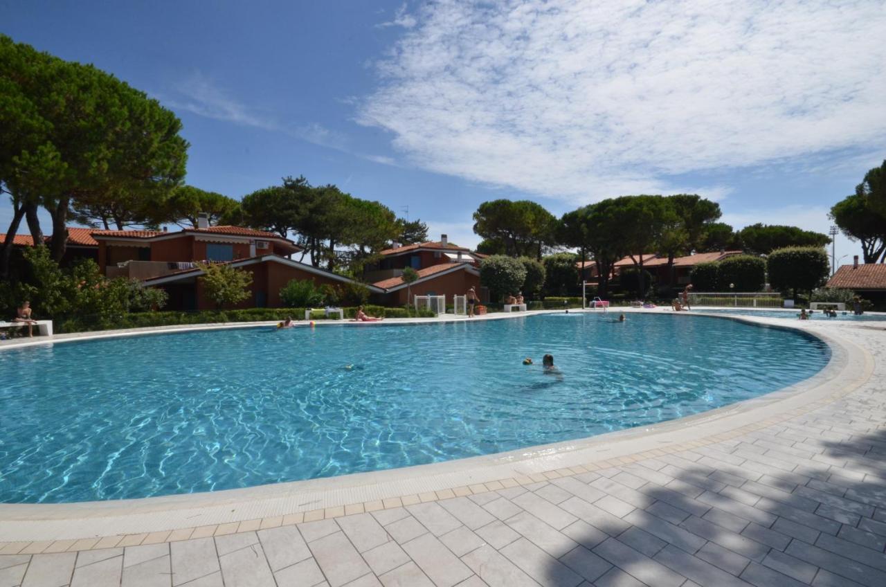 Villaggio Euro Residence Club Bibione Exteriör bild